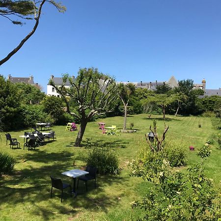 Hotel D'Angleterre Roscoff Exterior photo