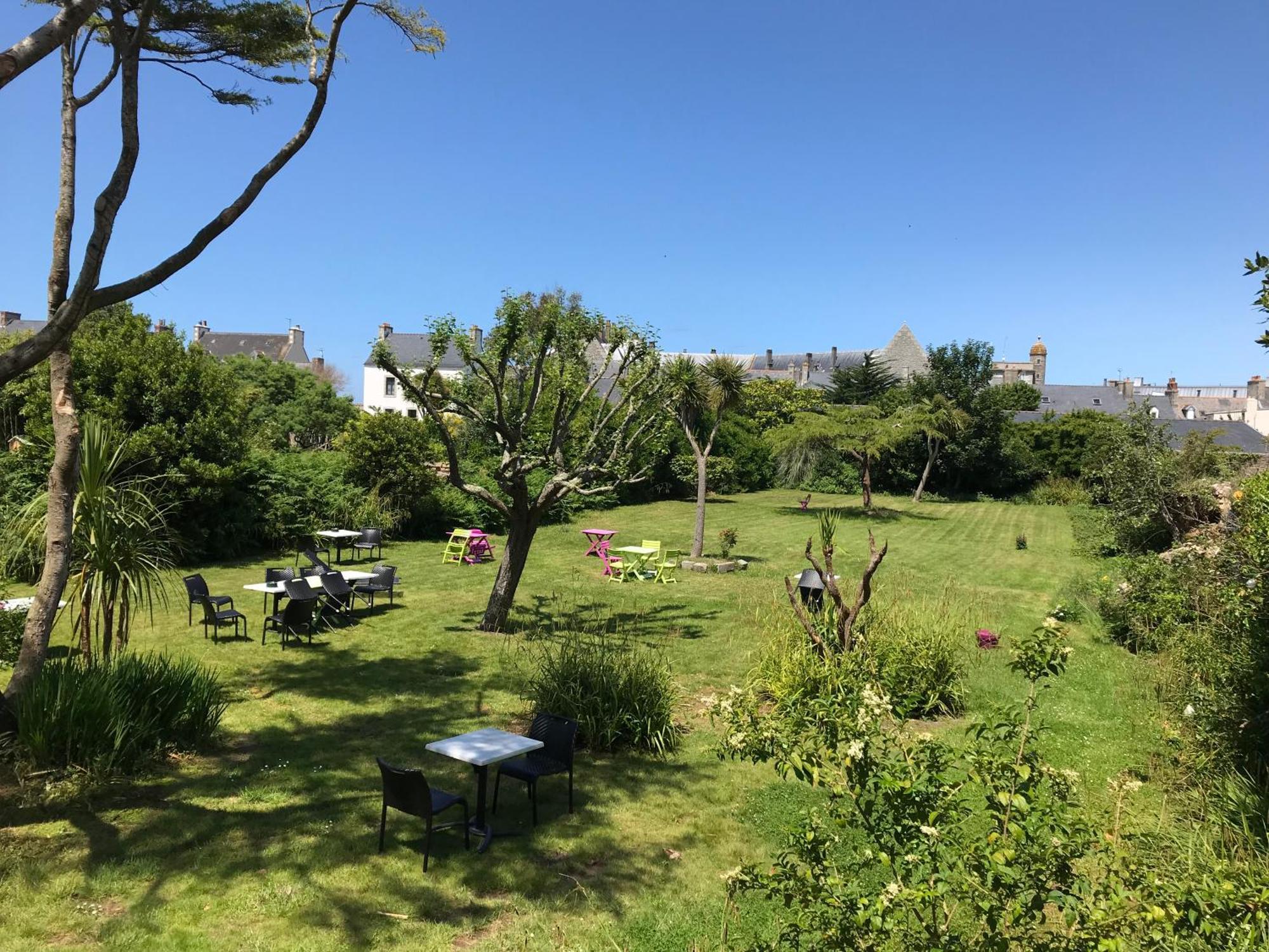 Hotel D'Angleterre Roscoff Exterior photo